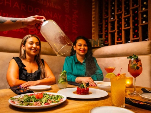 Que Pasa Restaurant & Winebar Aruba – International Cuisine & Exceptional Wines in Historic Oranjestad
