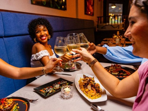 Fishes & More Aruba – Fresh Local Seafood & Live Music in the Heart of Palm Beach